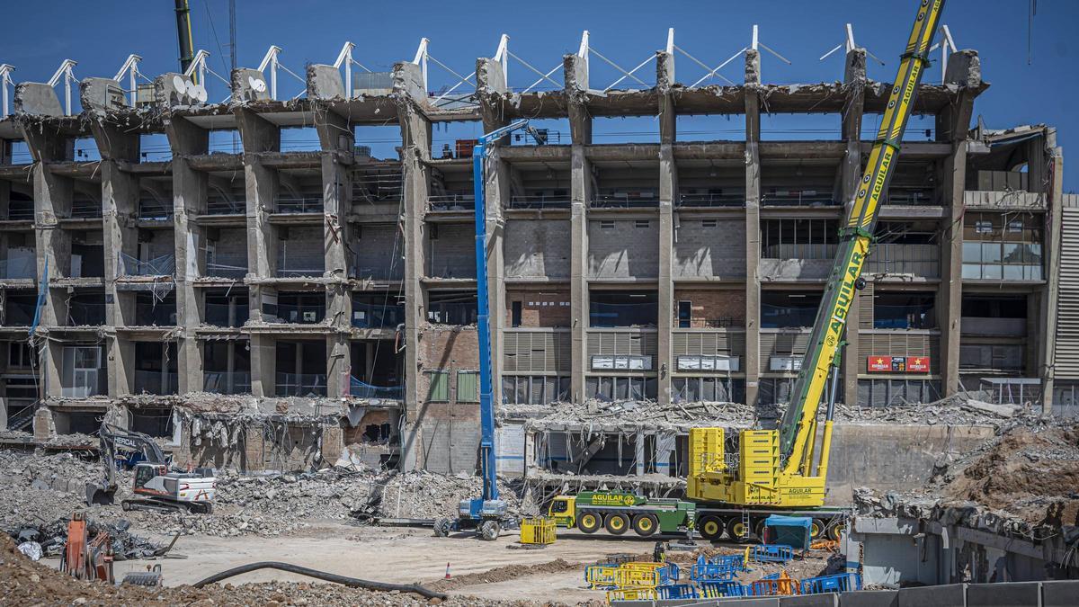 Obras en el Camp Nou.