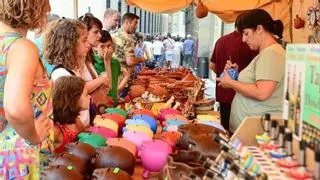 Plasencia impulsará el mercado de artesanía del Martes Mayor para lograr el Interés Nacional