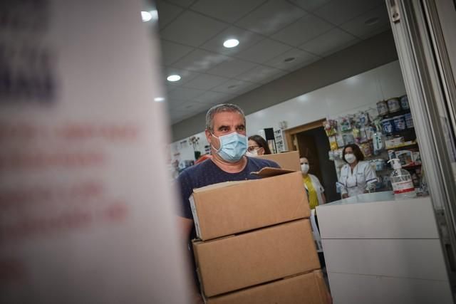 Recorrido con farmacéuticos por varios caseríos de Anaga, donde reparten medicamentos y atienden a personas en lugares aislados o con problemas para desplazarse  | 05/08/2020 | Fotógrafo: Andrés Gutiérrez Taberne