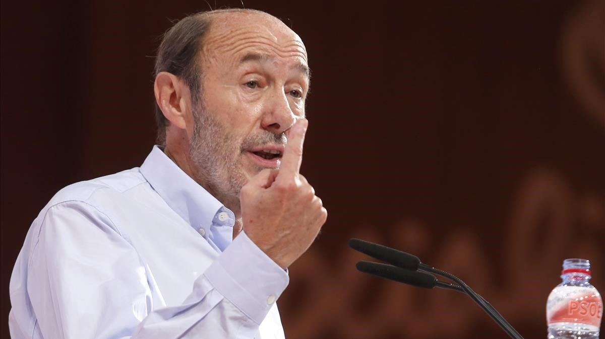 Alfredo Pérez Rubalcaba durante un Congreso Extraordinario del PSOE, en julio del 2014.