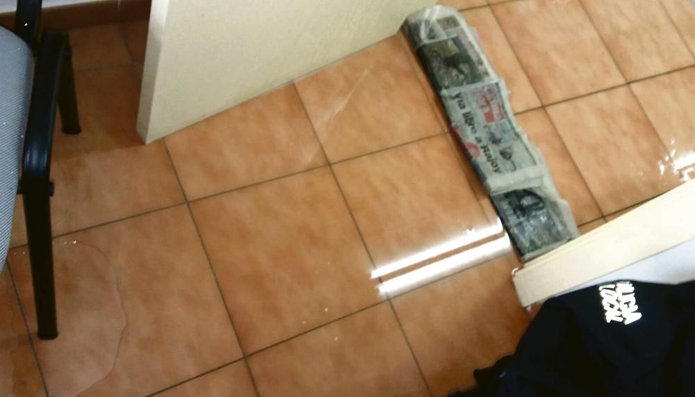 El temporal destroza el cuartel  de la Policía Local de Capdepera