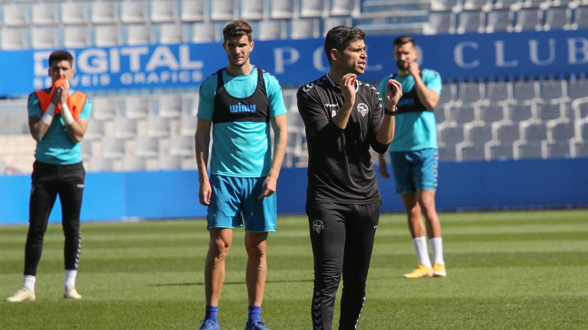 Hidalgo durante un entrenamiento del Sabadell