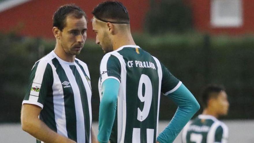 Els jugadors del Peralada Valho i Joel Arimany, en una imatge d&#039;arxiu