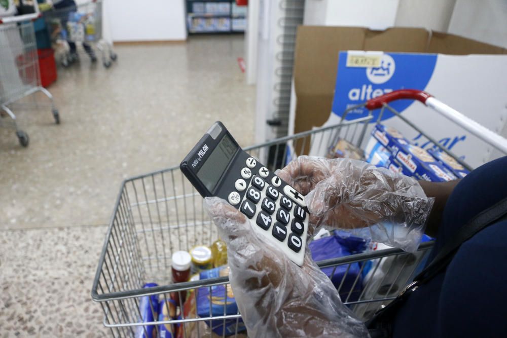 Reabre el economato de la Fundación Corinto