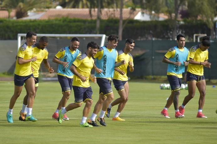 Entrenamiento de la UD en el campo de futbol del ...