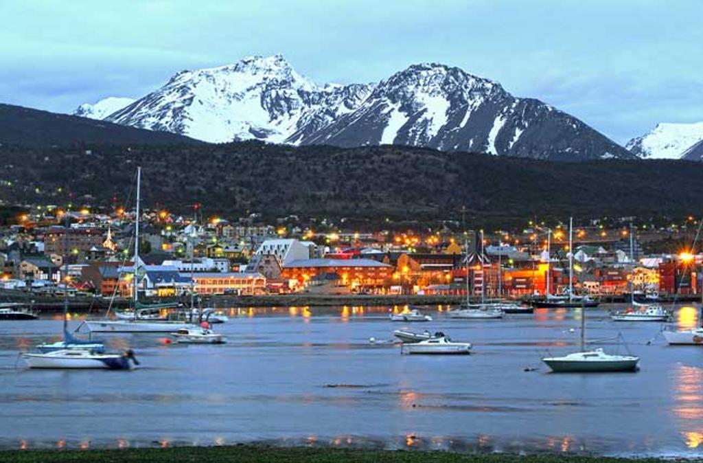 Ushuaia, Tierra de Fuego desde donde parten las expediciones a la Antártida