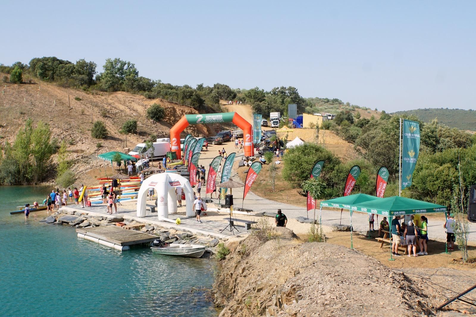 GALERÍA | Campeonato de piragüismo en la nueva "playa" de Aliste: la cantera de San Vicente