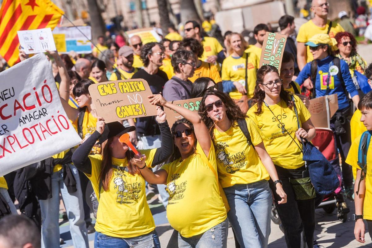 La manifestación de profesores toma el centro de Barcelona