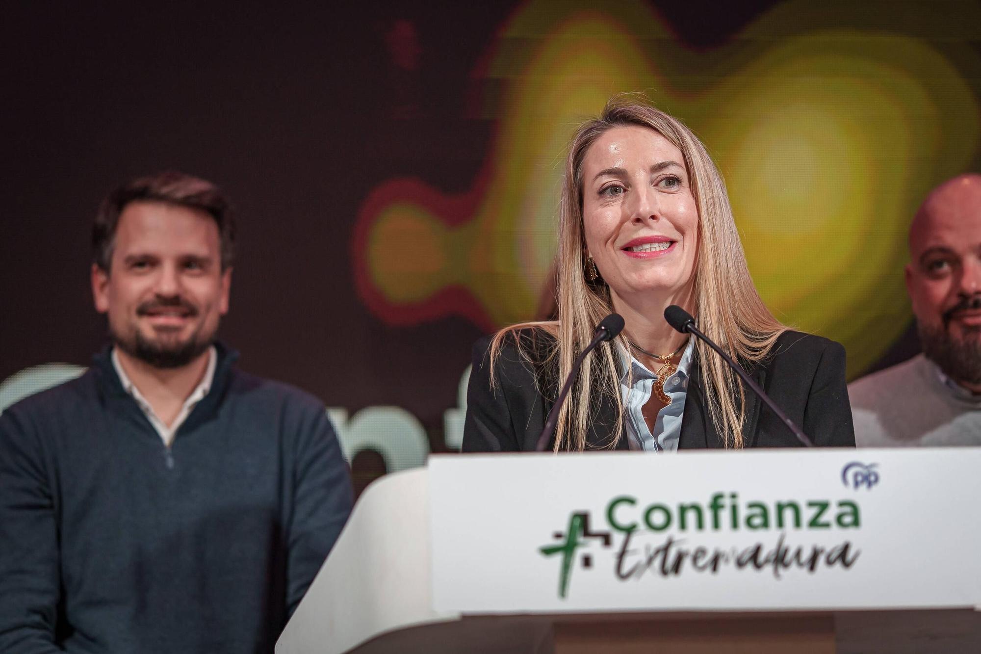 FOTOGALERÍA | María Guardiola gana las elecciones