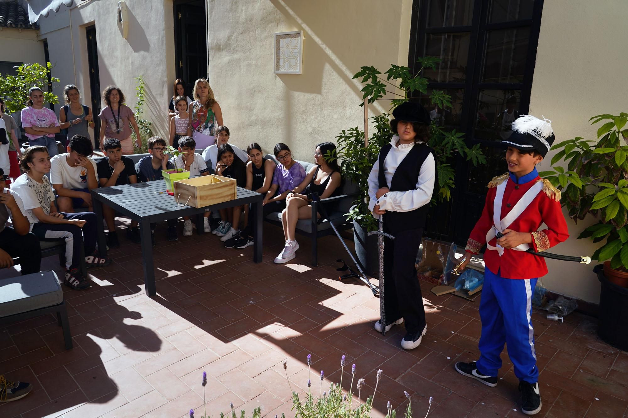 Visita guiada de los alumnos del Colegio Prácticas nº1 para dar a conocer la riqueza del edificio