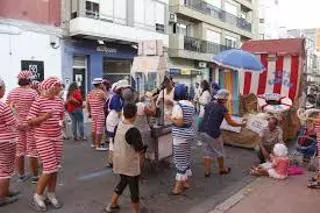 Más de 380 personas y nueve coches participan en el Ral·li Humorístic de Carcaixent