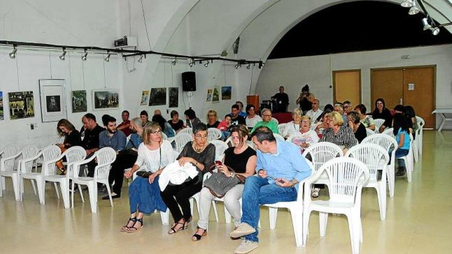 Aspecte de la sala del local d&#039;Art i Esplai durant la gala d&#039;entrega de premis de la darrera edició de CineFosc