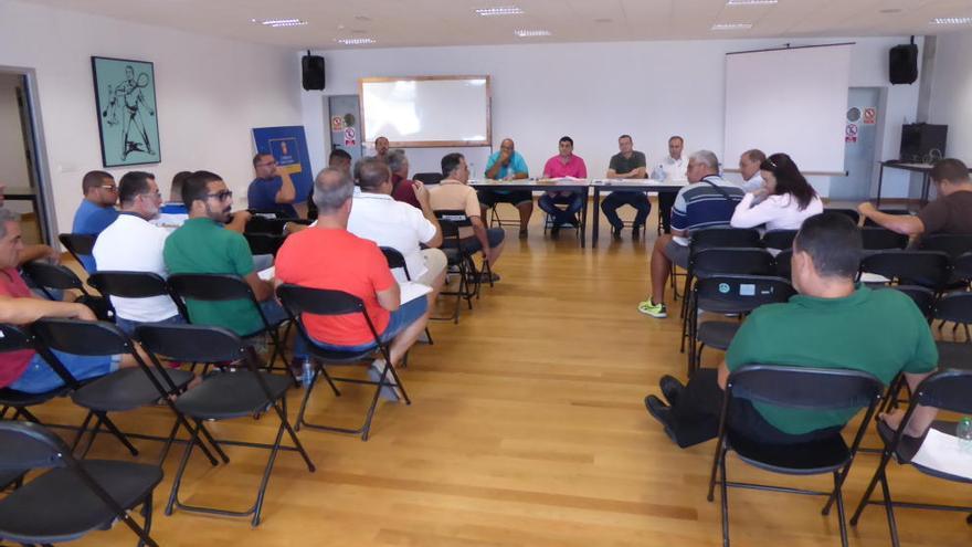 Un momento de la asamblea insular desarrollada en la jornada de ayer en el Estadio de Gran Canaria.