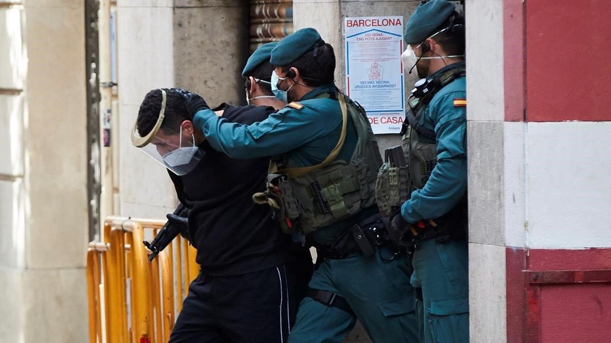 Detiención del presunto yihadista en un domicilio de Barcelona