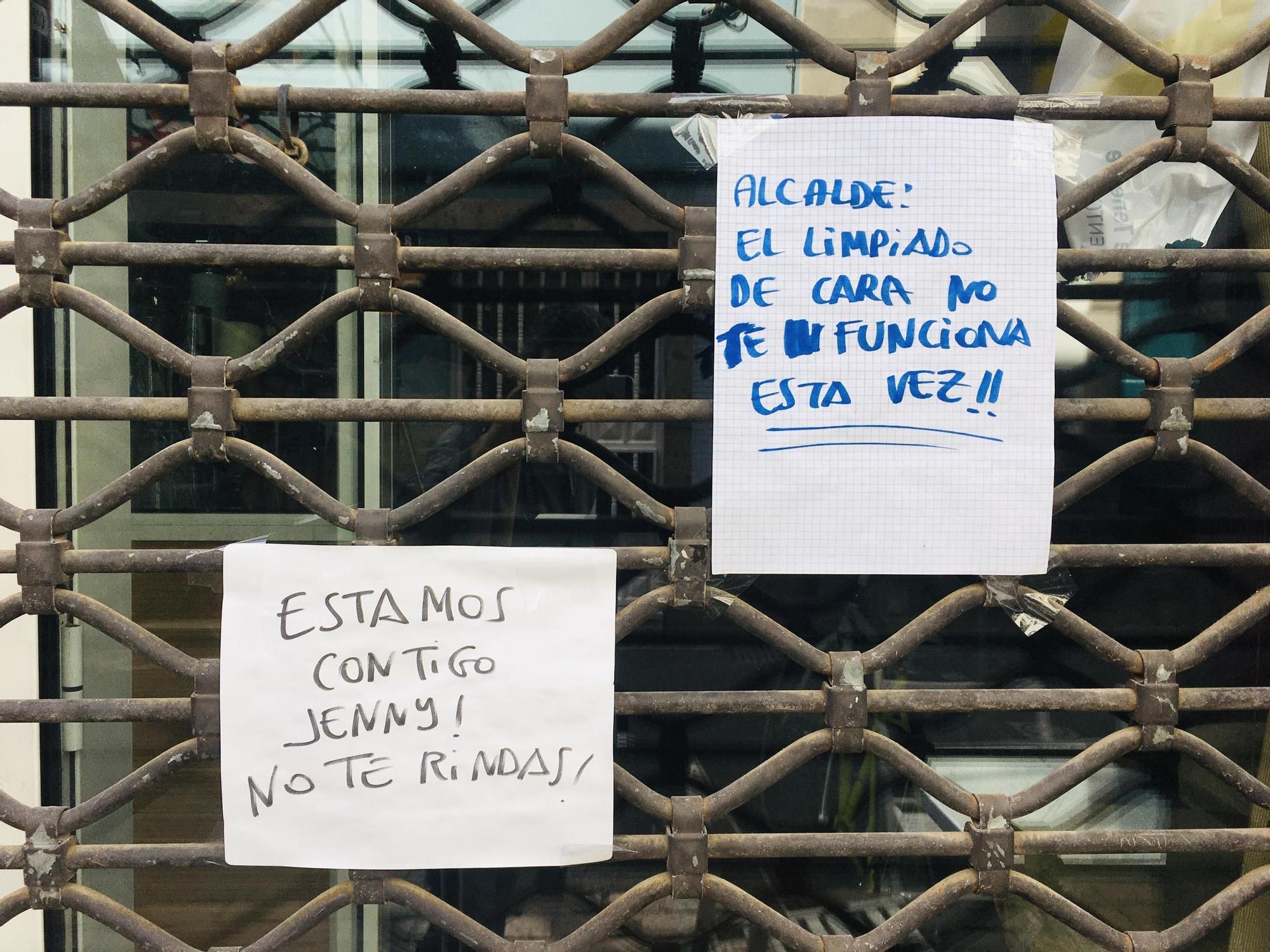 Carteles de ánimo en 'La Guiri'