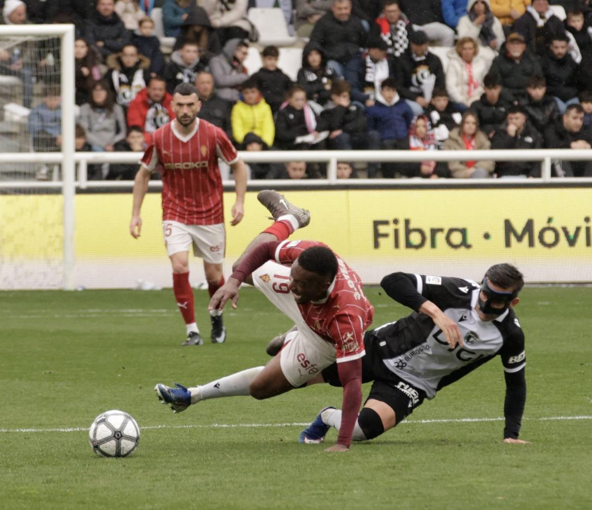 EN IMÁGENES: El Sporting se enfrenta al Burgos en El Plantío