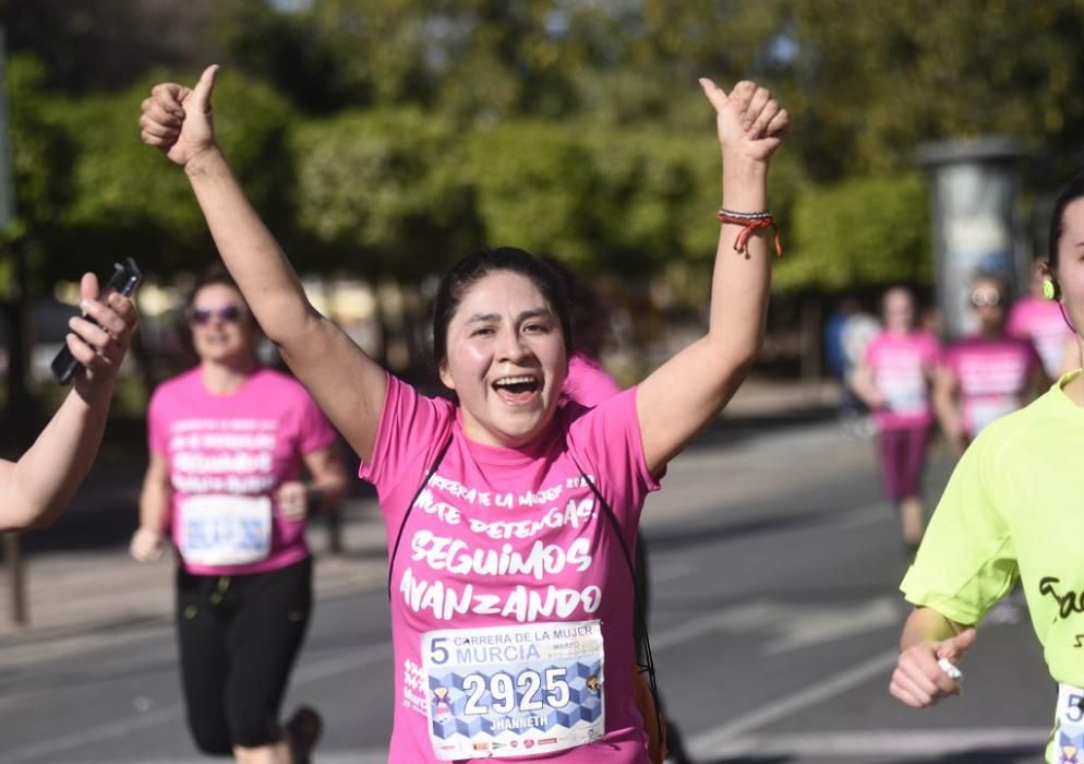 Ambiente en la V Carrera de la Mujer de Murcia