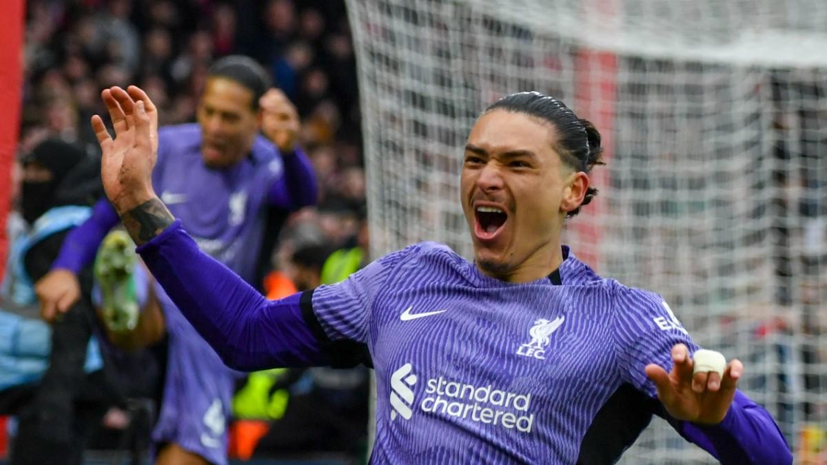 Darwin Núñez celebra su tanto postrero ante el Forest