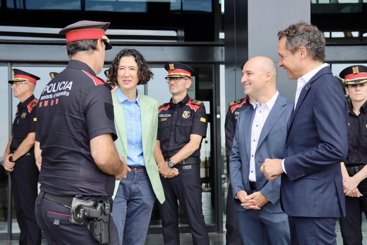 Illa y Parlon visitan la sede central de los Mossos en Sabadell