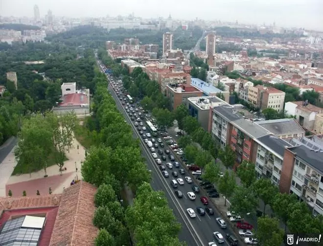 El antes de Madrid Río: una carretera por la que hoy pasarían cerca de un millón de vehículos cada día