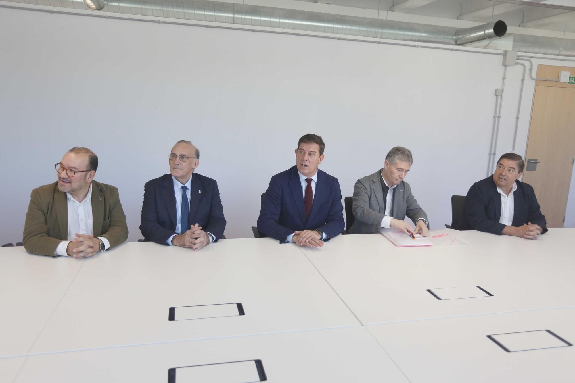 Encuentro de Besteiro en A Coruña con los tres rectores de las universidades gallegas
