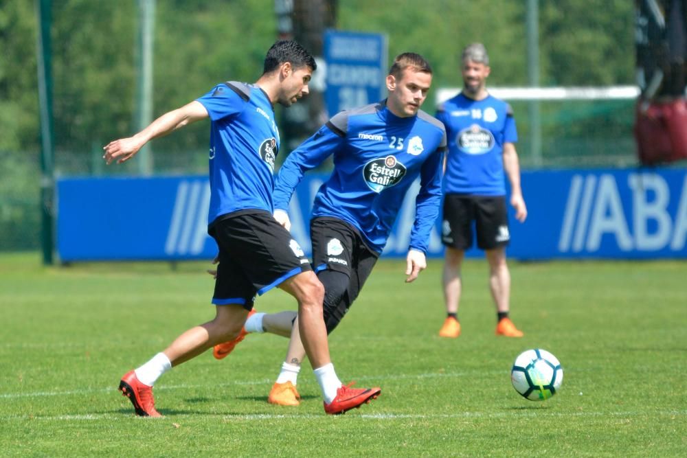 Penúltimo entrenamiento de la plantilla blanquiazul antes de viajar a Mestalla para cerrar la temporada 2017-18.