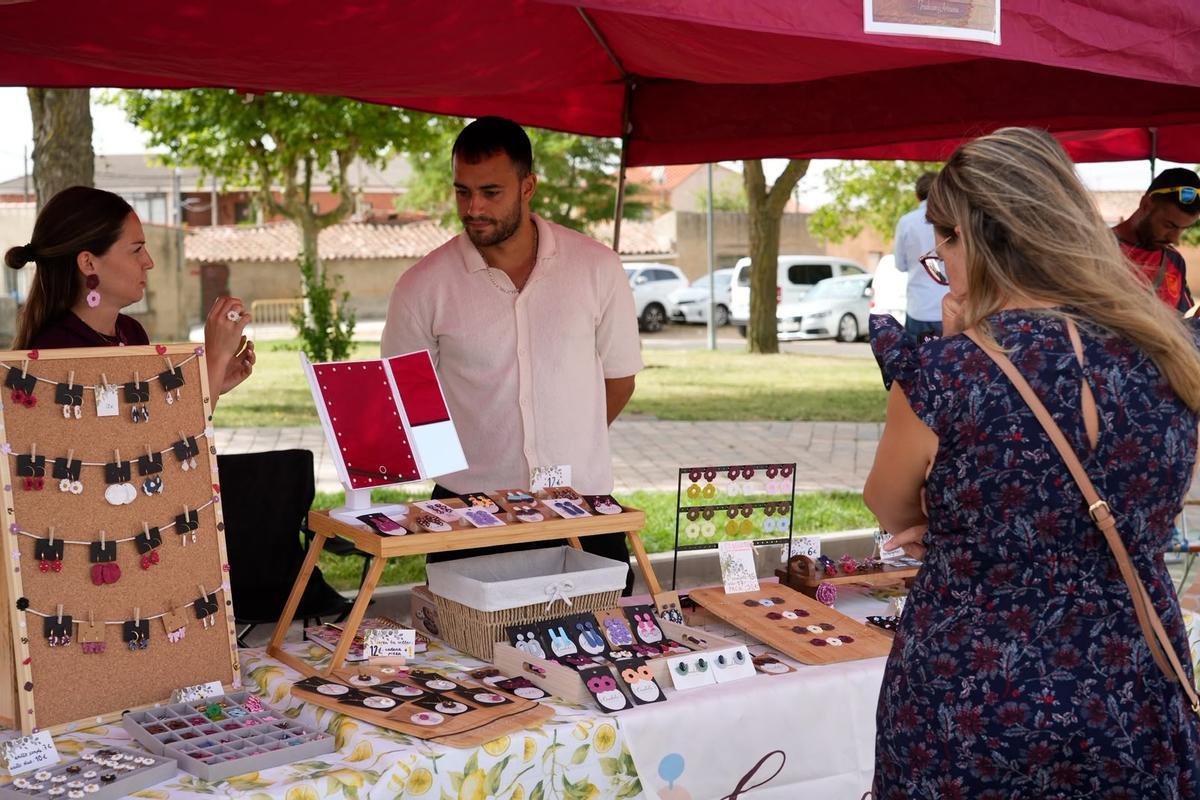 GALERÍA | Pereruela exalta su alfarería tradicional en una feria