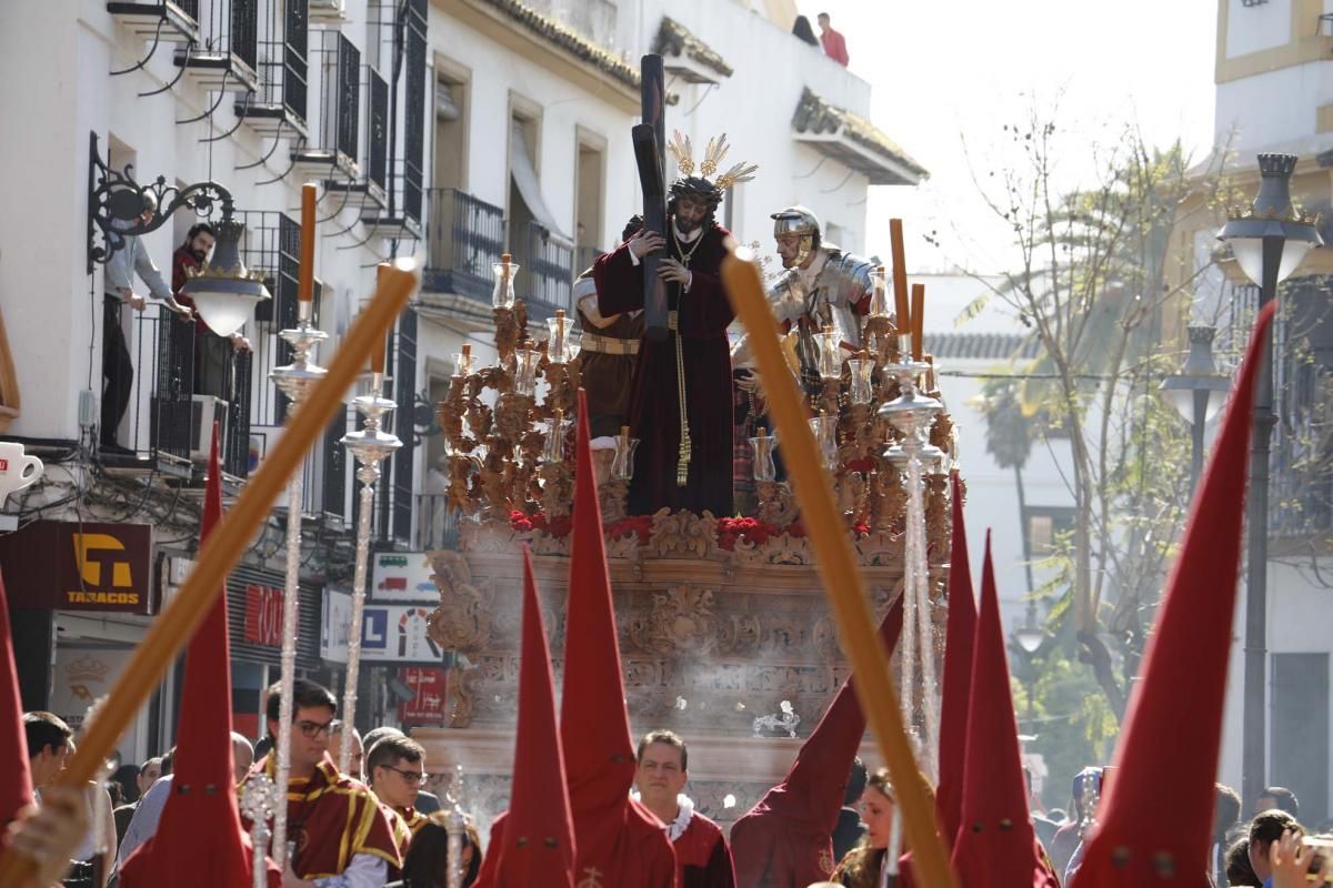 Cálida salida del Buen Suceso en el Martes Santo