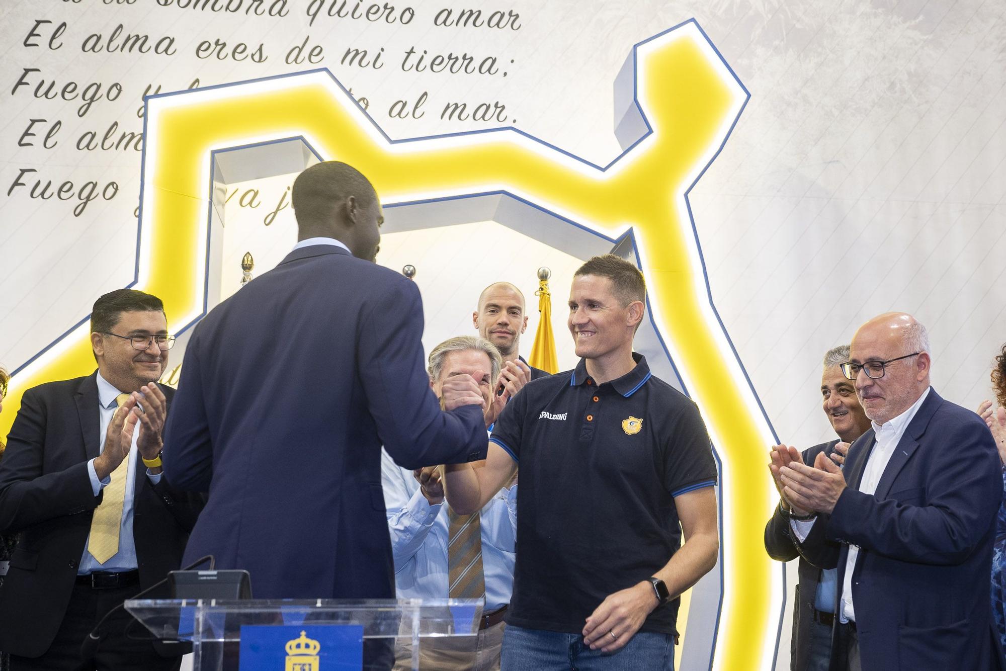 Celebración de la Eurocopa del CB Gran Canaria en el Cabildo grancanario