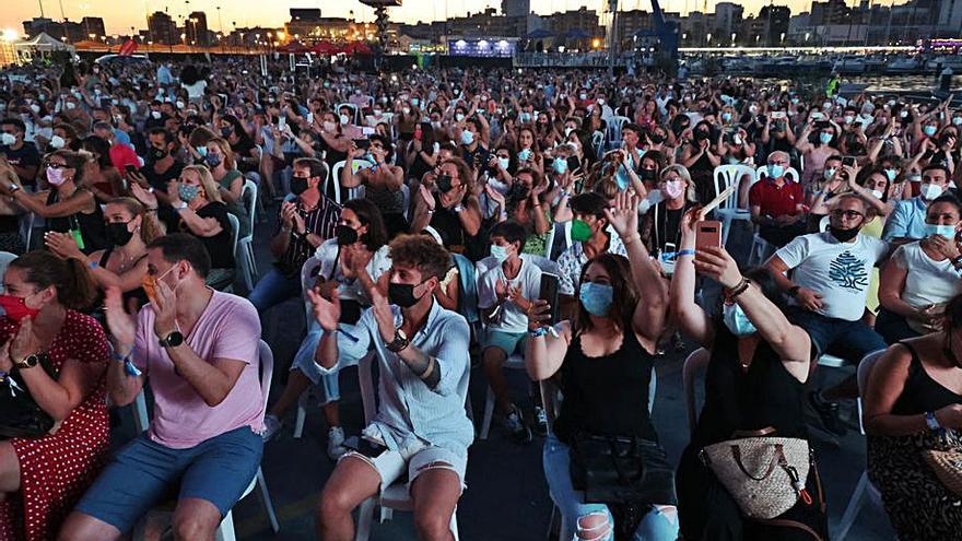 El público aplaude en un recital del SOM Festival, uno de los éxitos del verano.  | MEDITERRÁNEO