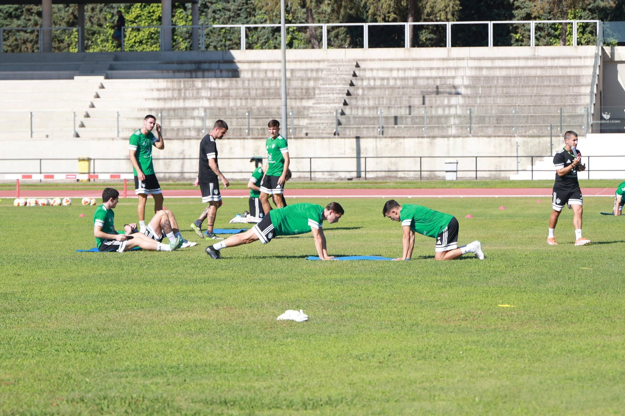 Primer entrenamiento del Cacereño 2025-2026