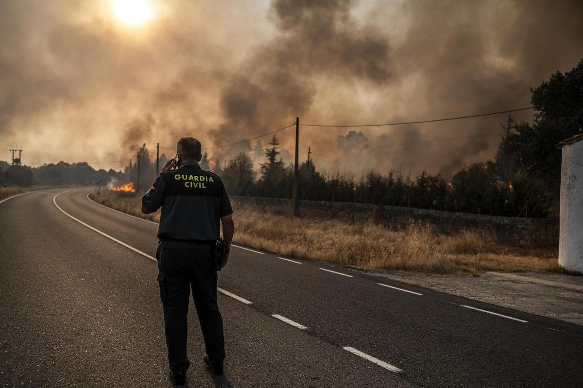 FOTOGALERÍA | Las imágenes del incendio de Arroyo de la Luz