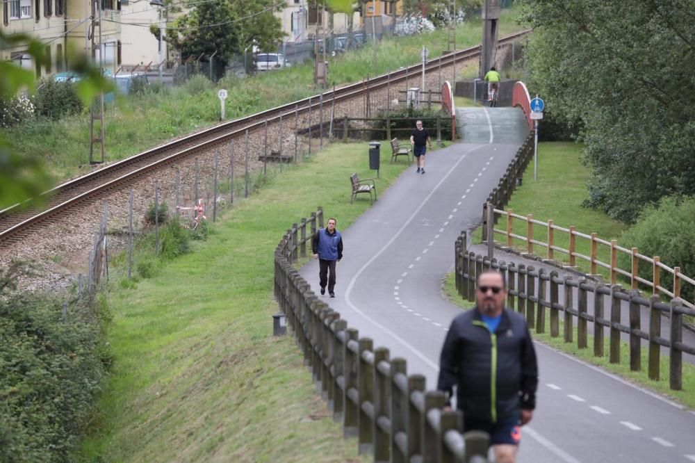 Avilés se llena de deportistas en la primera fase del desconfinamiento.