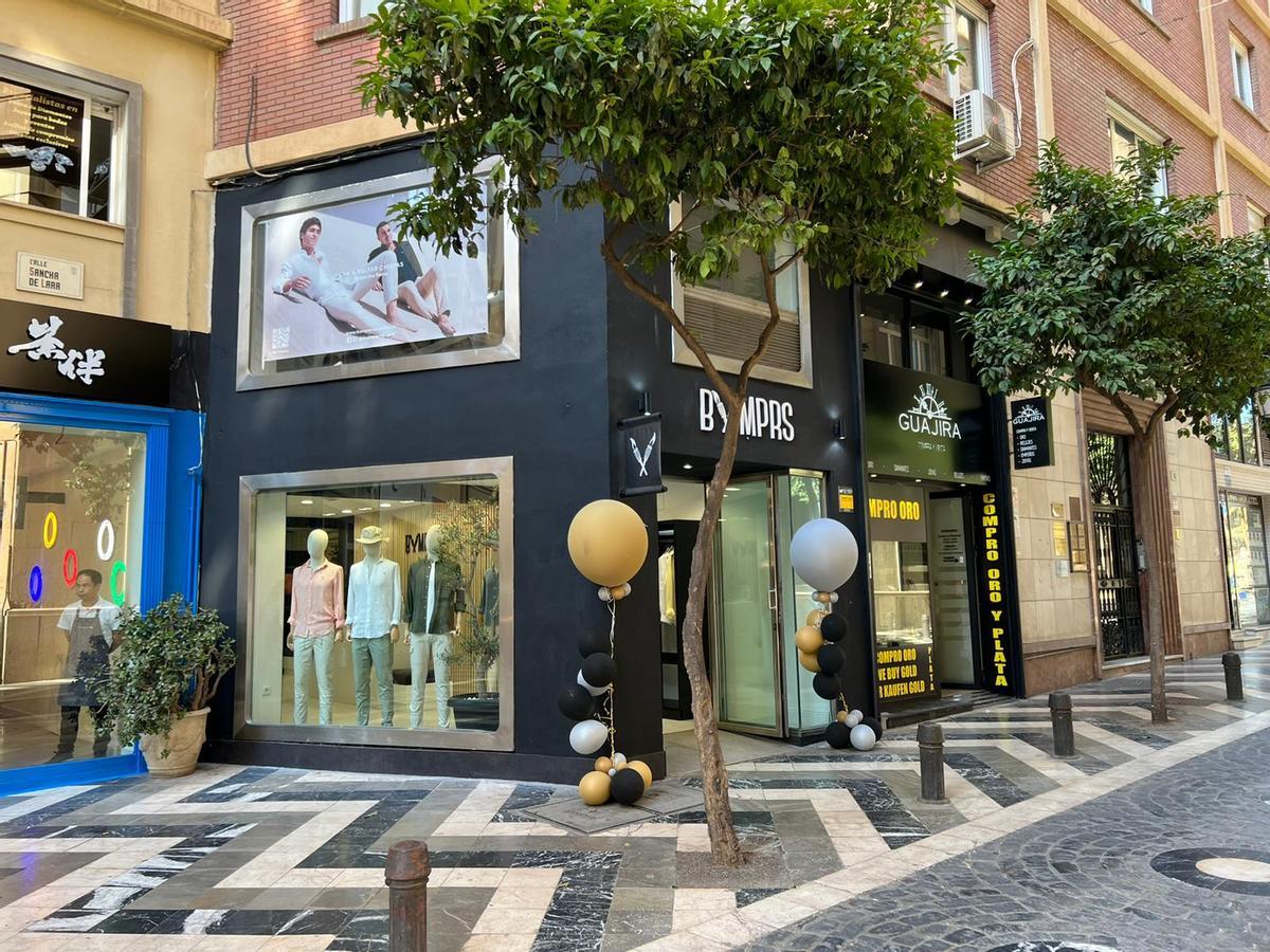 Interior de la nueva tienda de BVMPRS inaugurada en la calle Sancha de Lara, en Málaga