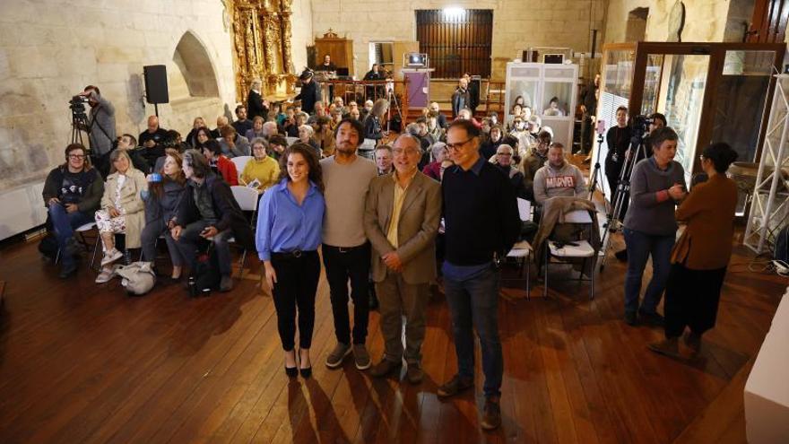 La moderadora Carolina Neira, con Luis López Alonso, Jean-Paul Thibaud y Xoán-Xil López.