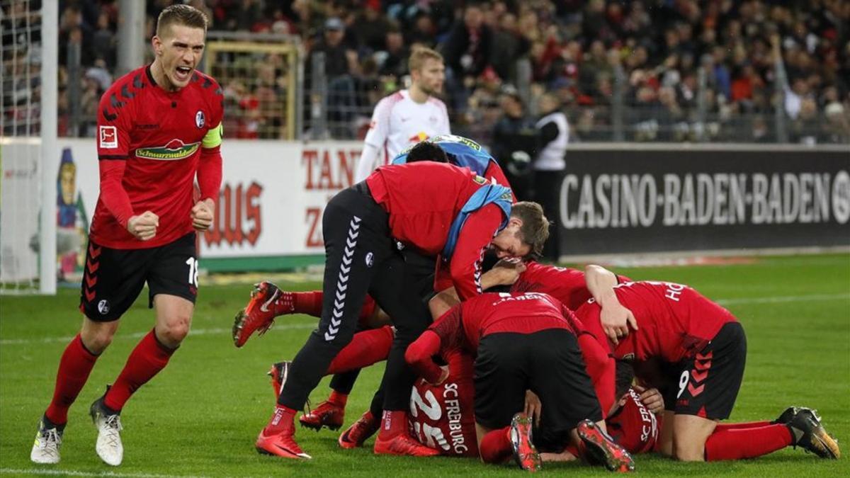 El Friburgo remontó ante el Leipzig y se desató la locura en la Selva Negra