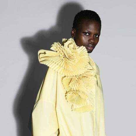 Esta camisa de SHEIN parece de lujo y ahora mismo está rebajada