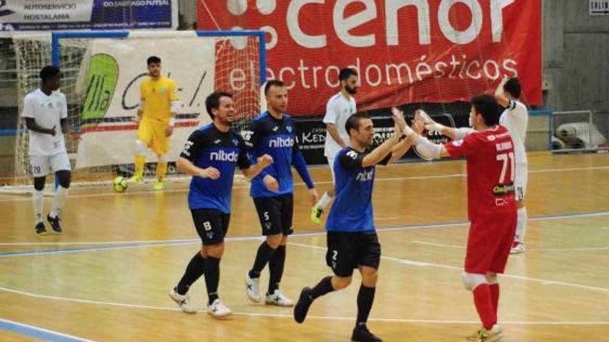 Los jugadores del Nítida celebran uno de los goles.