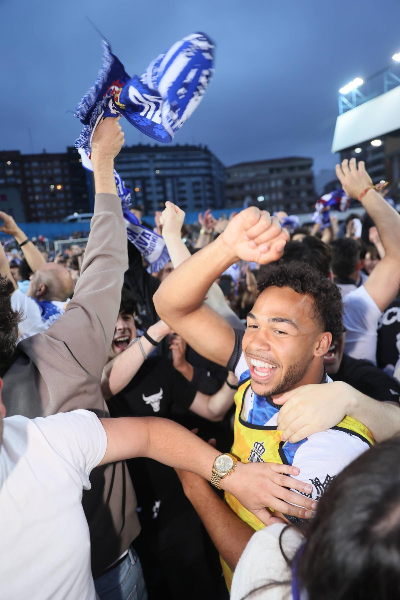 EN IMÁGENES: La final por el ascenso entre Avilés y Rayo Majadahonda vivida en el Suárez Puerta
