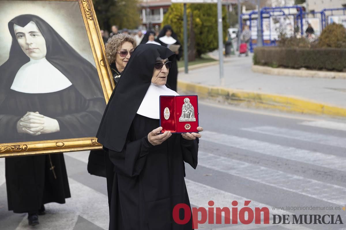 Así ha sido el traslado del cuatro y la reliquia de Santa Teresa de Jornet desde el Asilo hasta la Parroquia de la Concepción en Caravaca