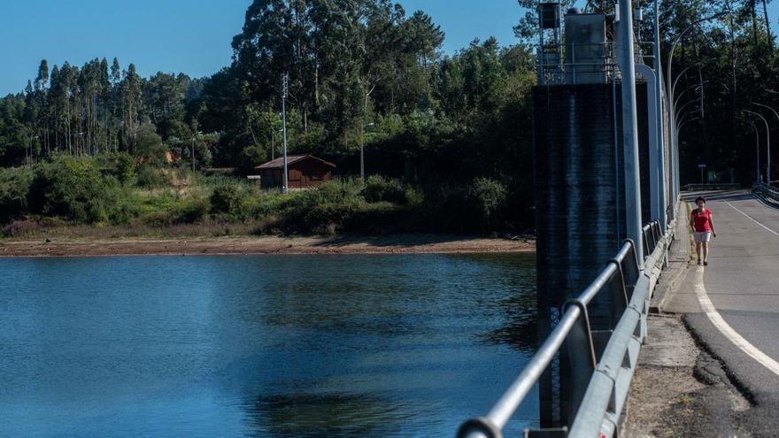 La Xunta calcula que el agua que llega a los ríos coruñeses caerá hasta un 8,5% para el año 2039