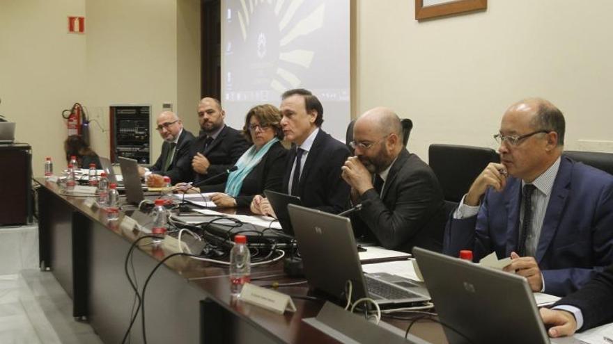 La UCO destina 240.000 euros a su plan de becas solidarias y convocará 52 plazas de  administración