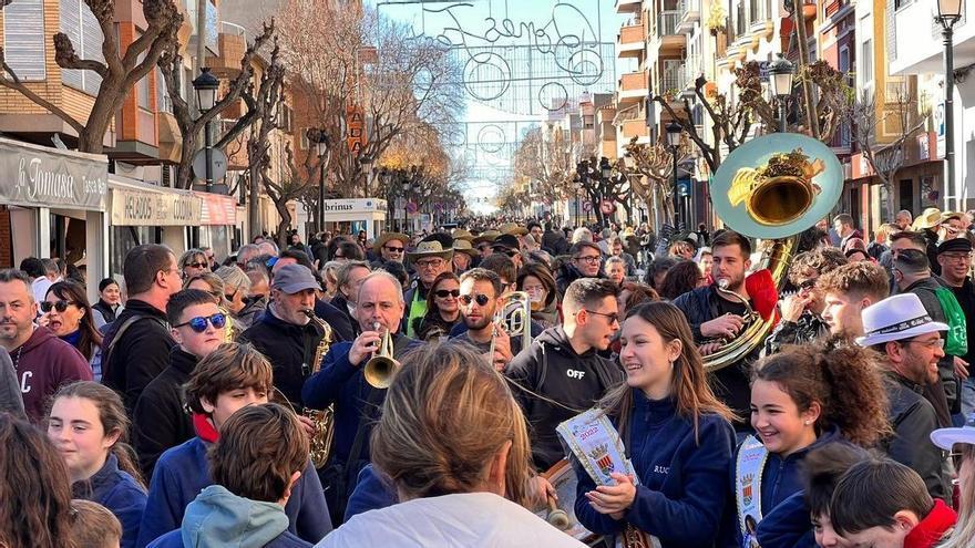 Multitudinario ambiente en las Paellas de Benicàssim