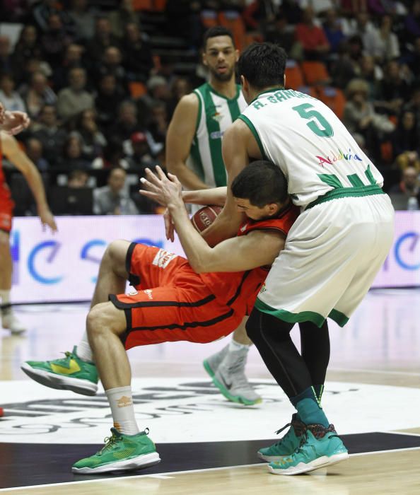 Las mejores imágenes del Valencia Basket - Betis