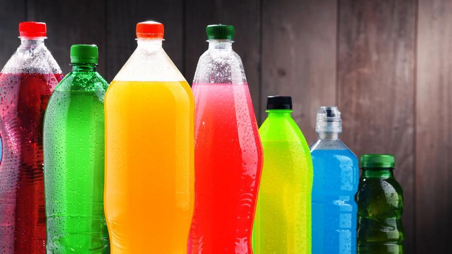 Las bebidas azucaradas tienen 100 veces más plastificantes que el agua, según el CSIC