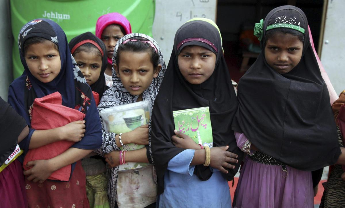 Imange de archivo de niñas de la etnia rohingya en un campo de refugiados en Jammu Jammu (India).