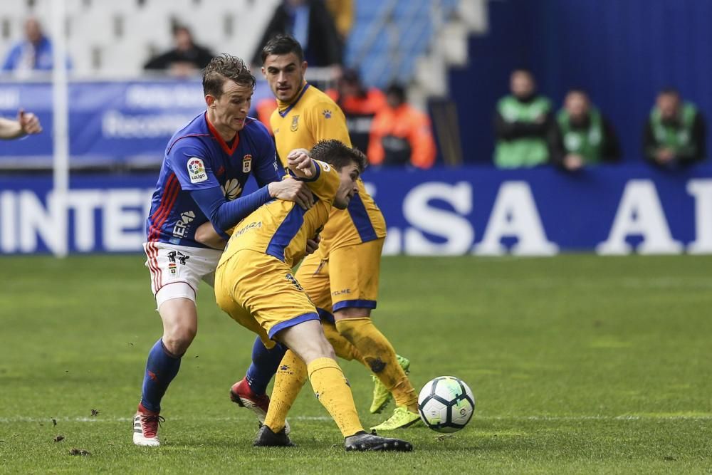 El partido entre el Oviedo y el Alcorcón, en imágenes