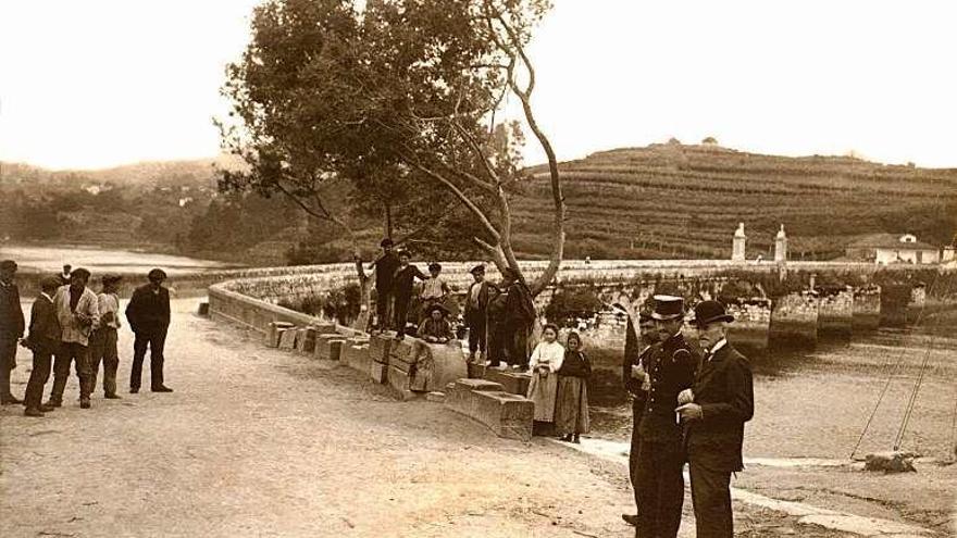 Fotografía de principios del siglo pasado de la construcción. // Gustavo Santos