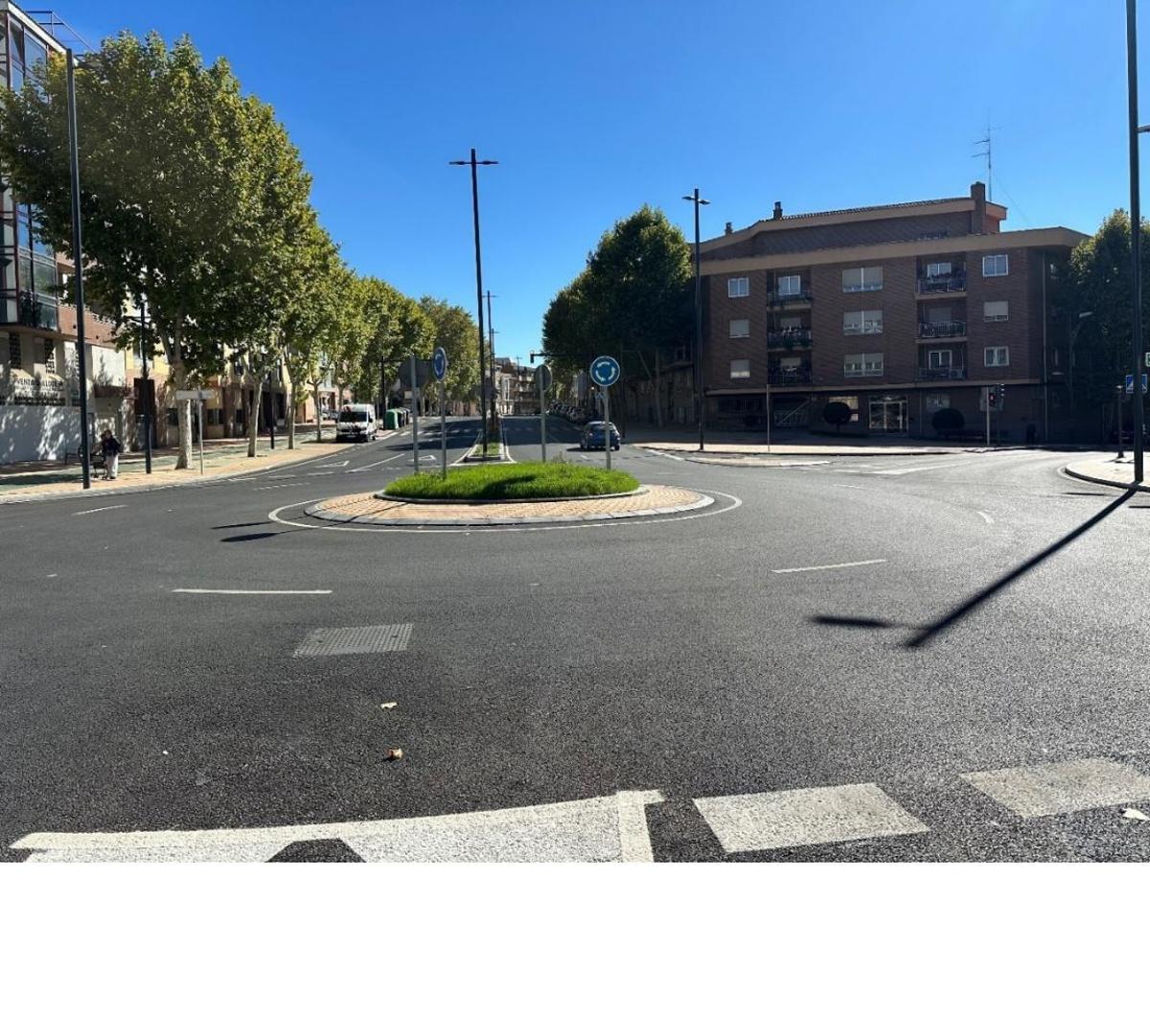 Glorieta en la confluencia con Arapiles.