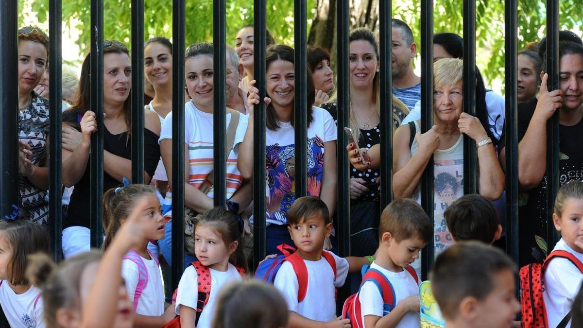 La Junta destaca el refuerzo de profesores en la inauguración del curso escolar